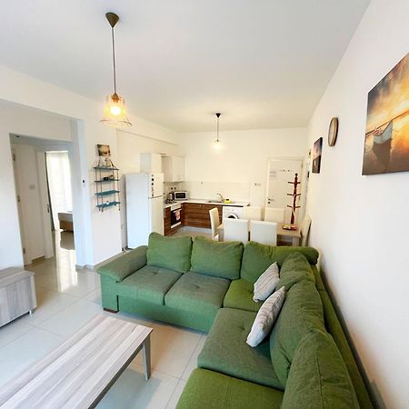 Karavas  Quitet Two Bedroom Apartment With Private Garden Lukomorye D2 מראה חיצוני תמונה