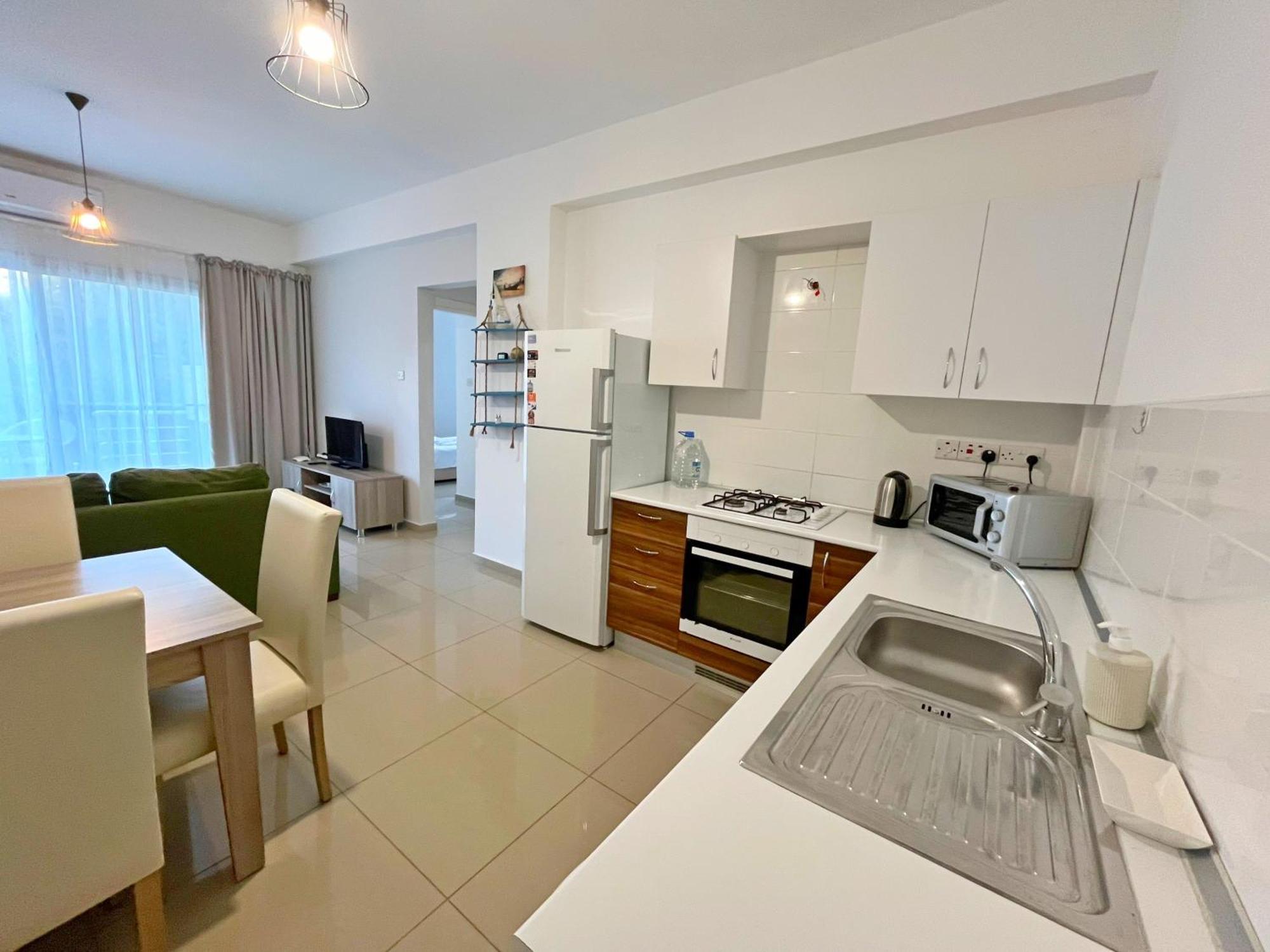 Karavas  Quitet Two Bedroom Apartment With Private Garden Lukomorye D2 מראה חיצוני תמונה