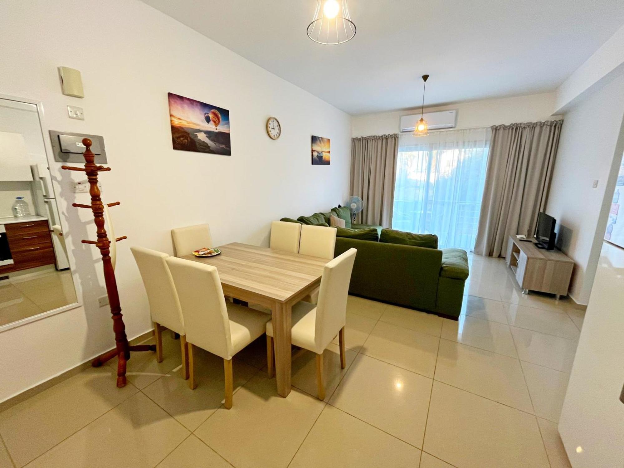 Karavas  Quitet Two Bedroom Apartment With Private Garden Lukomorye D2 מראה חיצוני תמונה
